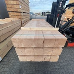 4x Douglas Balken Fijnbezaagd, 200x200mm, lengte 600cm
